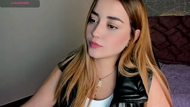 Snapshot of Lucia_star__ chatting on December 28, 8:04 pm Lucia star online show from December 28, 8:04 pm