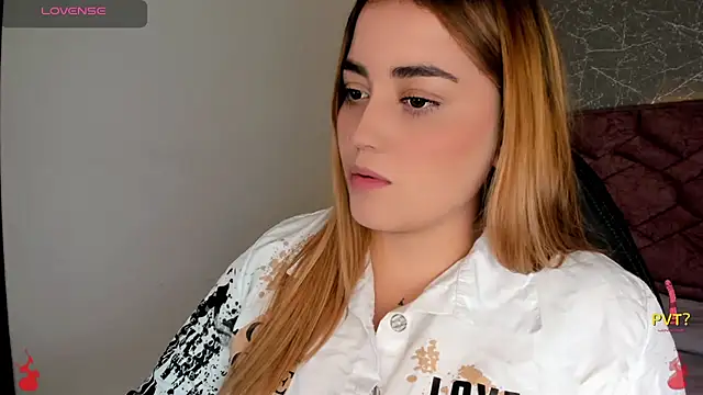 Snapshot of Lucia_star__ chatting on January 4, 2:25 pm Lucia star online show from January 4, 2:25 pm