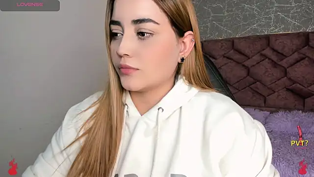 Snapshot of Lucia_star__ chatting on January 14, 7:53 pm Lucia star online show from January 14, 7:53 pm