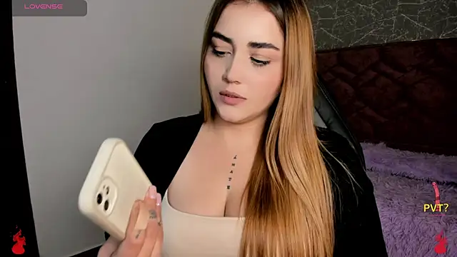 Snapshot of Lucia_star__ chatting on January 16, 9:19 pm Lucia star online show from January 16, 9:19 pm