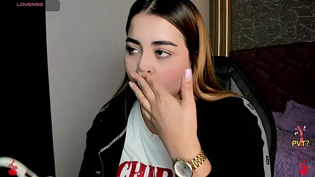 Snapshot of Lucia_star__ chatting on January 17, 9:39 pm Lucia star online show from January 17, 9:39 pm