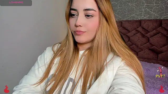 Snapshot of Lucia_star__ chatting on January 28, 10:56 pm Lucia star online show from January 28, 10:56 pm