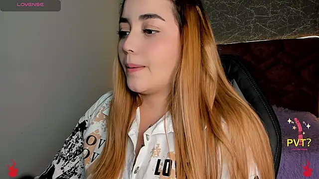 Snapshot of Lucia_star__ chatting on February 4, 7:33 pm Lucia star online show from February 4, 7:33 pm