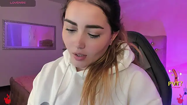 Snapshot of Lucia_star__ chatting on February 12, 9:31 am Lucia star online show from February 12, 9:31 am