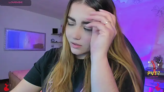 Snapshot of Lucia_star__ chatting on February 14, 8:31 am Lucia star online show from February 14, 8:31 am