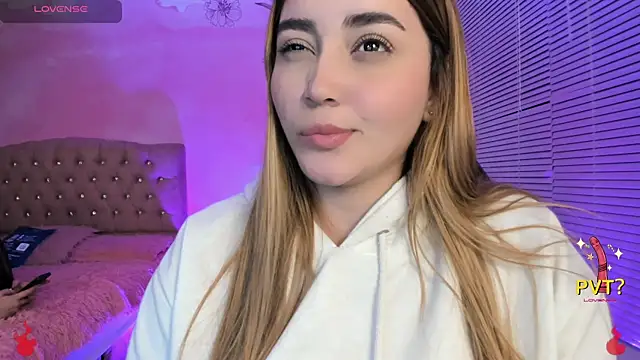 Snapshot of Lucia_star__ chatting on February 18, 2:38 am Lucia star online show from February 18, 2:38 am