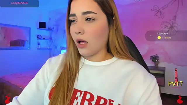 Snapshot of Lucia_star__ chatting on February 19, 2:23 am Lucia star online show from February 19, 2:23 am