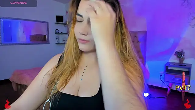 Snapshot of Lucia_star__ chatting on February 25, 2:25 am Lucia star online show from February 25, 2:25 am