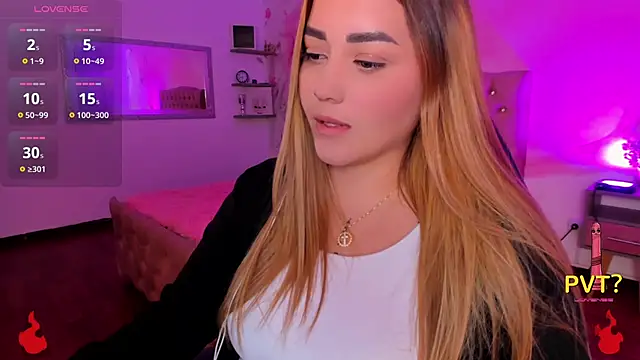 Snapshot of Lucia_star__ chatting on March 11, 2:54 am Lucia star online show from March 11, 2:54 am