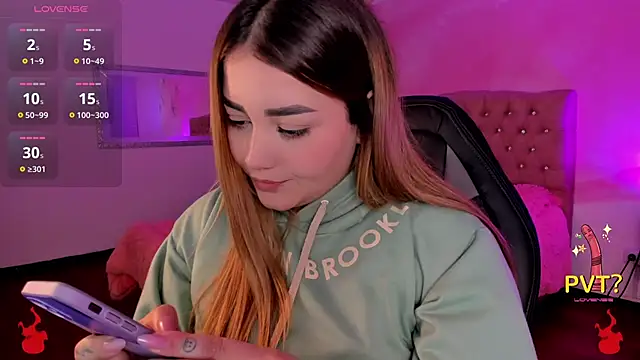 Snapshot of Lucia_star__ chatting on March 14, 6:10 am Lucia star online show from March 14, 6:10 am