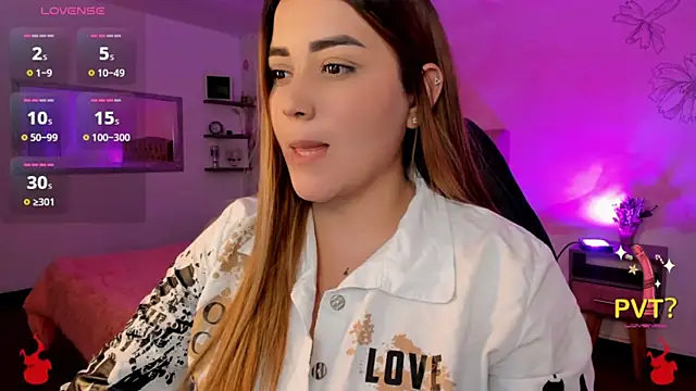 Snapshot of Lucia_star__ chatting on March 15, 2:35 am Lucia star online show from March 15, 2:35 am