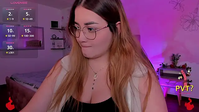 Snapshot of Lucia_star__ chatting on March 21, 2:39 am Lucia star online show from March 21, 2:39 am