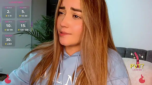 Snapshot of Lucia_star__ chatting on October 11, 11:14 pm Lucia star online show from October 11, 11:14 pm