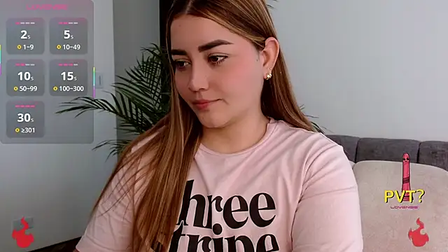 Snapshot of Lucia_star__ chatting on October 18, 4:19 pm Lucia star online show from October 18, 4:19 pm