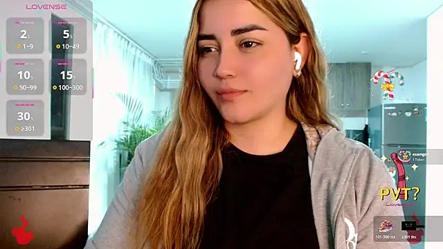 Snapshot of Lucia_star__ chatting on November 16, 2:50 am Lucia star online show from November 16, 2:50 am