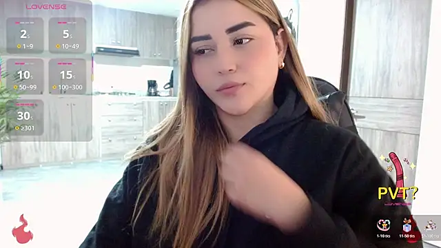 Snapshot of Lucia_star__ chatting on December 5, 12:19 am Lucia star online show from December 5, 12:19 am