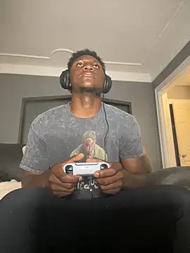 Snapshot of Festivitiesking1 chatting on October 29, 10:33 pm Festivitiesking1 online show from October 29, 10:33 pm