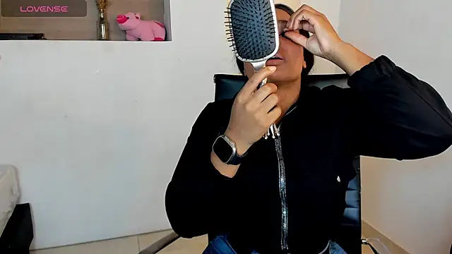 Snapshot of IvyBliss8 chatting on February 13, 12:11 pm IvyBliss8 online show from February 13, 12:11 pm