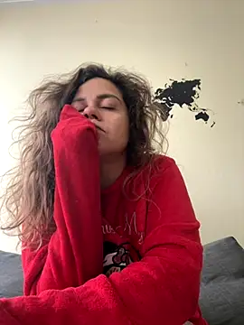 Snapshot of ItalianiMuli chatting on December 3, 10:46 am ItalianiMuli online show from December 3, 10:46 am