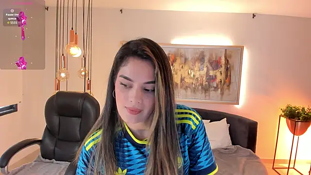 Snapshot of GiaFerrara chatting on June 27, 7:19 pm GiaFerrara online show from June 27, 7:19 pm