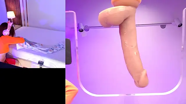 Snapshot of CamilaVegas_ chatting on July 24, 2:59 pm CamilaVegas online show from July 24, 2:59 pm