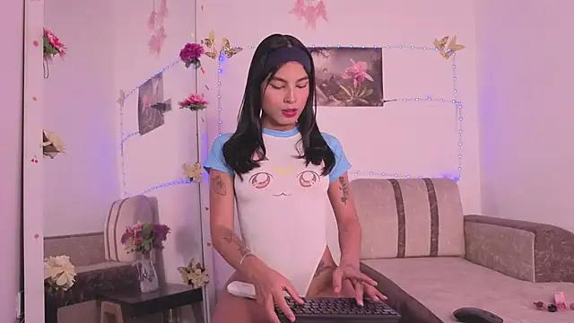 Snapshot of Dolcee_zoe chatting on September 28, 8:58 pm Dolcee zoe online show from September 28, 8:58 pm