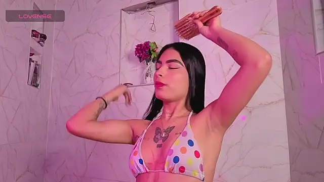 Snapshot of Dolcee_zoe chatting on November 22, 9:03 pm Dolcee zoe online show from November 22, 9:03 pm