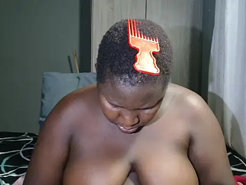 Snapshot of WetwetPussy31 chatting on June 13, 2:31 am WetwetPussy31 online show from June 13, 2:31 am