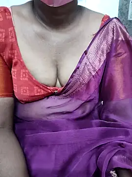 Snapshot of Indiandolly23 chatting on March 18, 11:19 am Indiandolly23 online show from March 18, 11:19 am