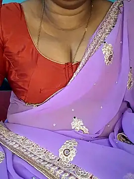 Snapshot of Indiandolly23 chatting on February 25, 8:13 am Indiandolly23 online show from February 25, 8:13 am