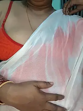 Snapshot of Indiandolly23 chatting on March 15, 4:29 am Indiandolly23 online show from March 15, 4:29 am