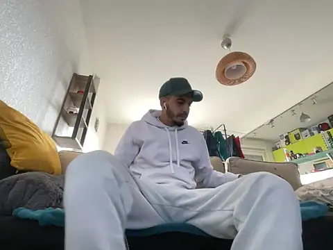 Rebeu313 online show from January 16, 1:58 pm