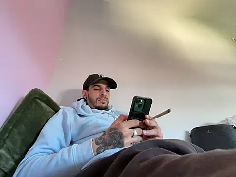 Rebeu313 online show from March 1, 12:18 pm