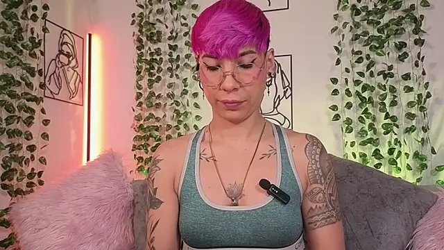 MiaMorgan  online show from March 10, 2:11 pm