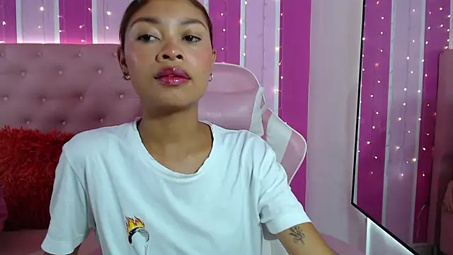 Perla prg online show from March 15, 1:40 pm