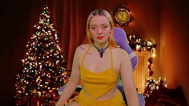 Snapshot of Dolce--Mia---Bianchi__07 chatting on December 3, 6:43 am Dolce--Mia---Bianchi 07 online show from December 3, 6:43 am