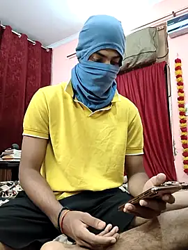 Snapshot of Fucker_111 chatting on April 13, 1:00 am Fucker 111 online show from April 13, 1:00 am