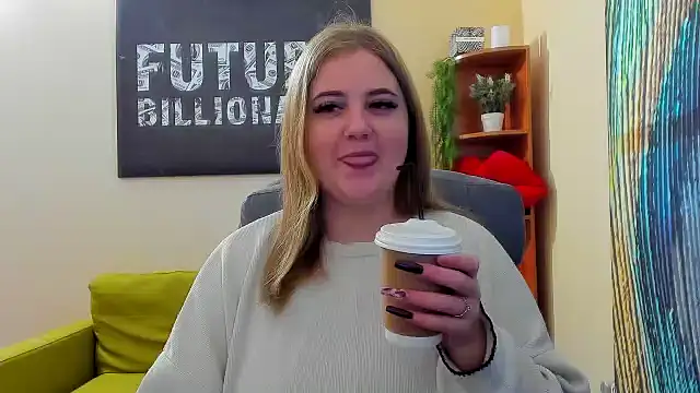 Snapshot of Doliss chatting on February 15, 6:44 am Doliss online show from February 15, 6:44 am