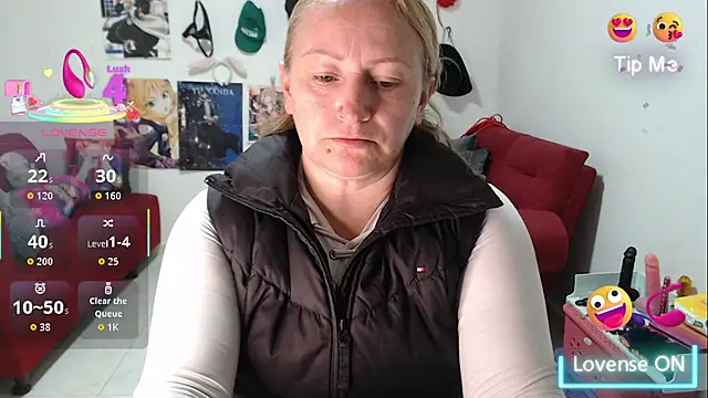 Snapshot of emperabigbootybigass chatting on October 28, 12:19 pm emperabigbootybigass online show from October 28, 12:19 pm