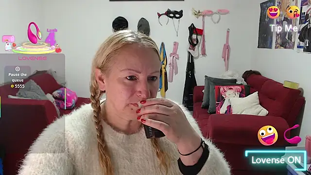 Snapshot of emperabigbootybigass chatting on November 28, 12:19 pm emperabigbootybigass online show from November 28, 12:19 pm