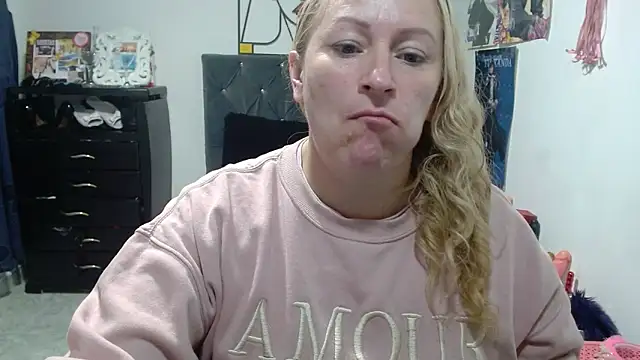 emperabigbootybigass online show from April 29, 12:31 pm