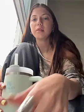 Snapshot of emilycoco chatting on May 24, 9:53 pm emilycoco online show from May 24, 9:53 pm