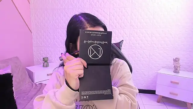 Snapshot of Violetaa_diazz chatting on November 24, 9:14 pm Violetaa diazz online show from November 24, 9:14 pm