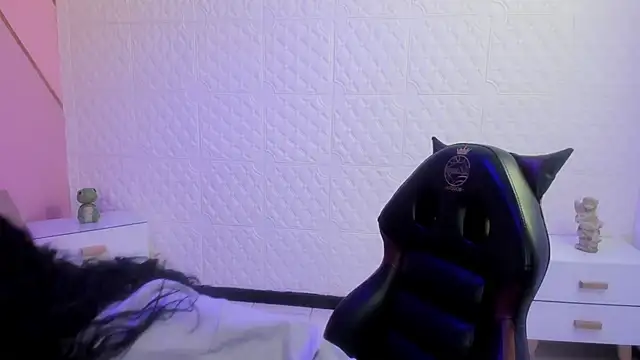 Violetaa diazz online show from February 12, 9:10 pm