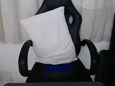 Snapshot of Apollo_21 chatting on May 16, 8:29 pm Apollo 21 online show from May 16, 8:29 pm