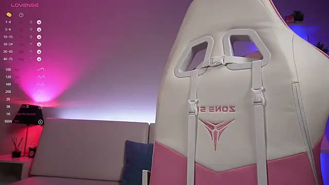 Snapshot of Good_Barbie chatting on December 19, 7:40 am Good Barbie online show from December 19, 7:40 am