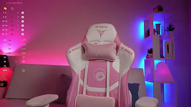 Snapshot of Good_Barbie chatting on December 20, 7:01 am Good Barbie online show from December 20, 7:01 am