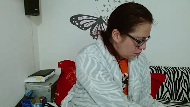 LadyHellene online show from January 14, 5:13 am