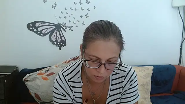Snapshot of LadyHellene chatting on July 16, 4:40 am LadyHellene online show from July 16, 4:40 am