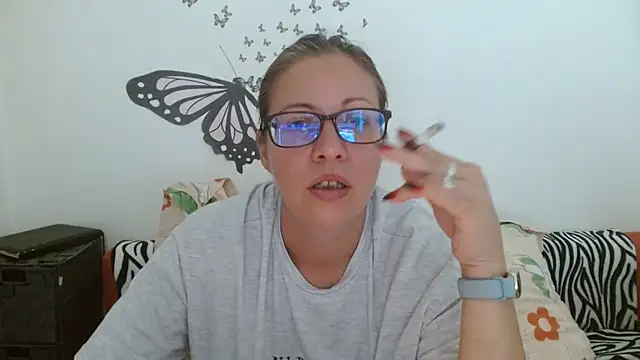 Snapshot of LadyHellene chatting on July 20, 5:22 am LadyHellene online show from July 20, 5:22 am